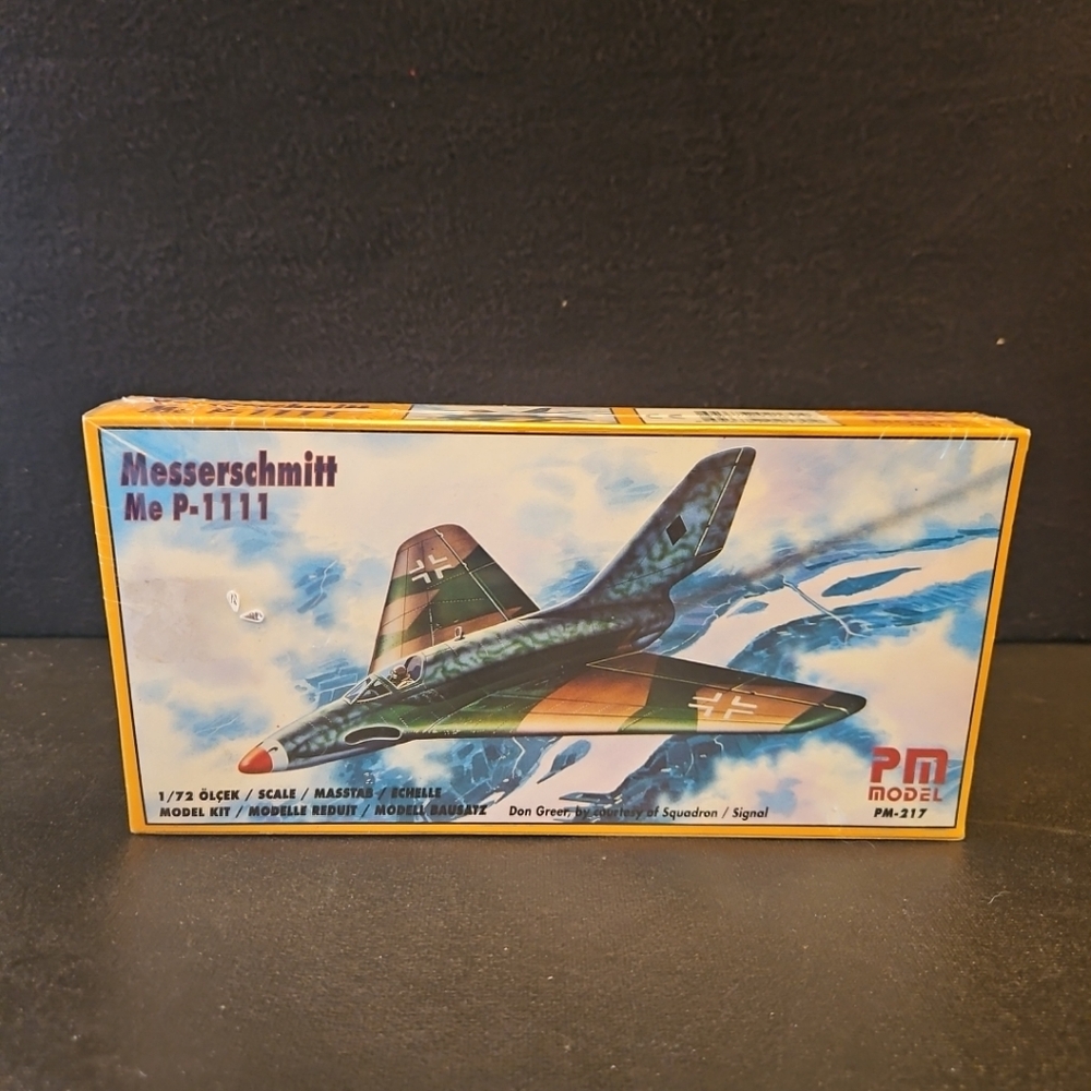 Messerschmitt Me P-1111 Model Kit - Green and Brown